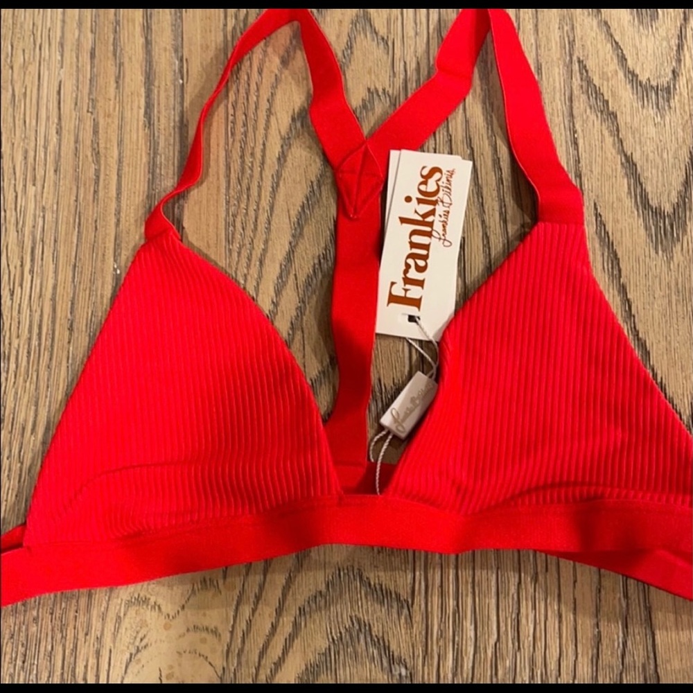 Frankie’s bikinis “Dani” top red